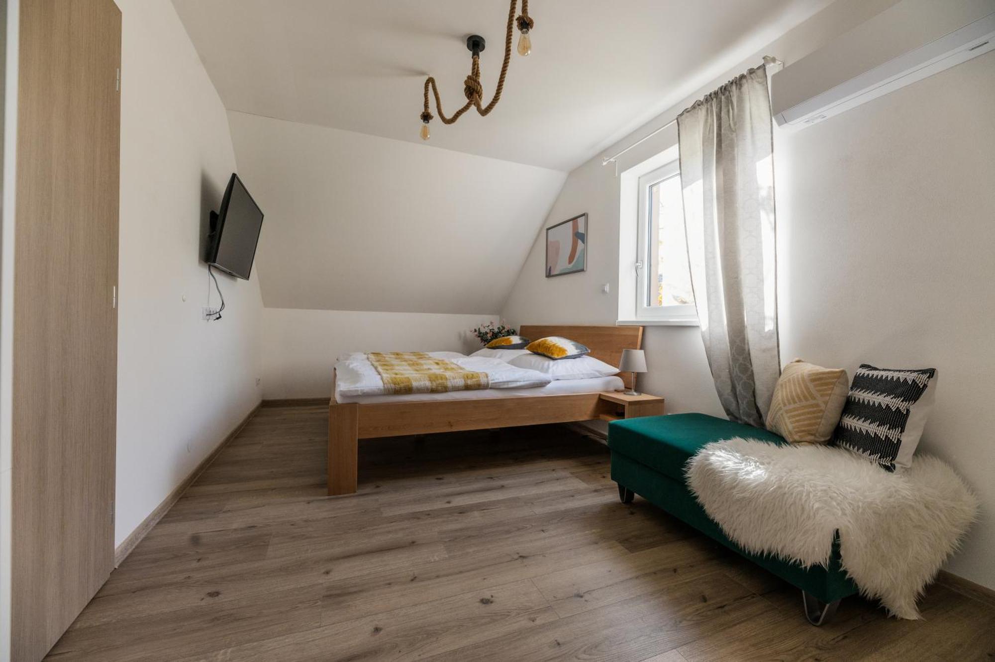 Rekreacni Dum U Jezer, Milovice 6 Villa ภายนอก รูปภาพ